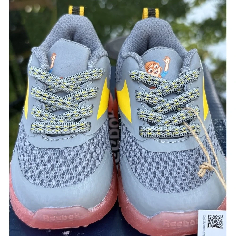Reebok Zig N Glow Infant Light Up Running Shoes Gray Yellow Pink Size 4.5 NWT